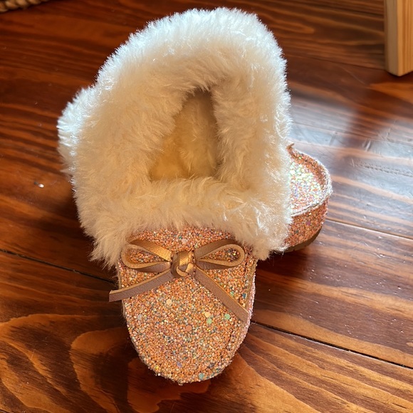 Pink glittery moccasin house slippers! - Picture 3 of 3